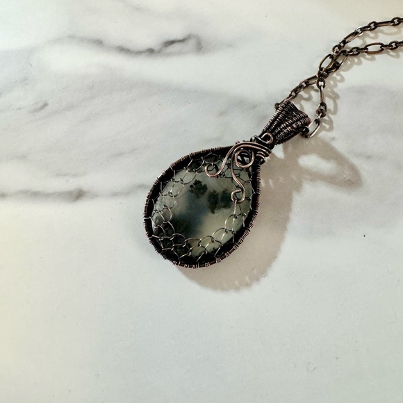 Handcrafted Copper Wire Woven Montana Moss Agate Pendant Necklace - Picture 3 of 6